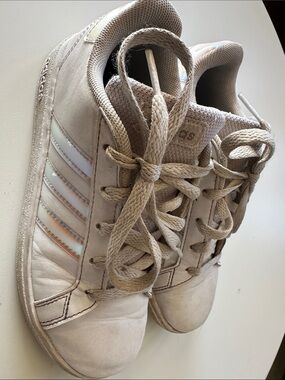 adidas Kids Sneakers in white with Iridescent Stripes
